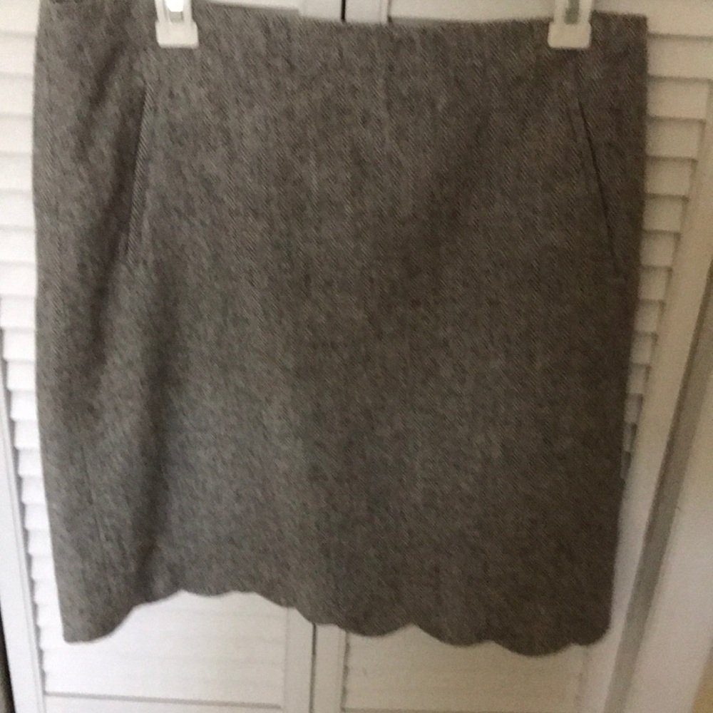 Scalloped skirt